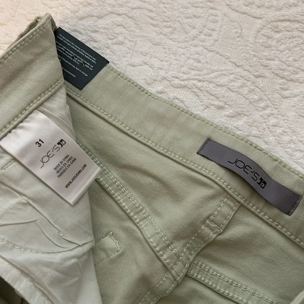 NWT Joes Jeans High Rise straight ankle pants, women’s size 31. Pear green.